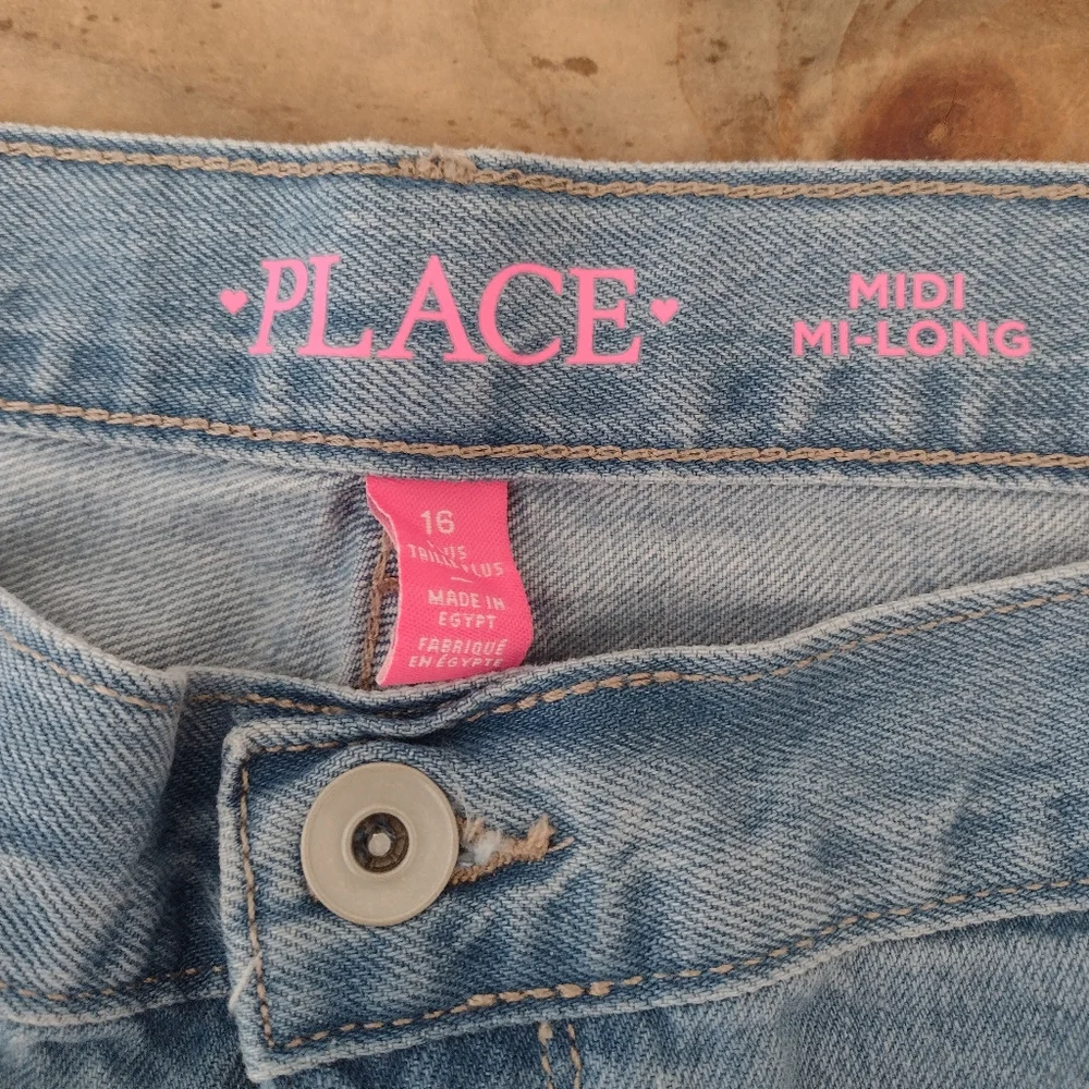 The Children's Place Distressed Midi Mi-Long Shorts NWT Size 16 Peyton Wash